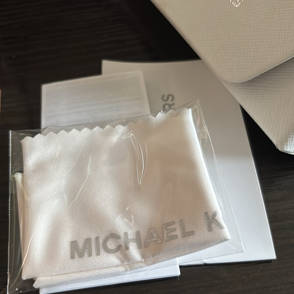 Michael Kors Sunglasses - Picture 6 of 6